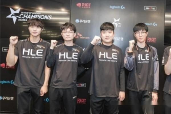 球队的中场 球队的中场