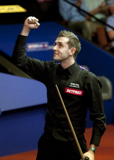 己仍在认真 己仍在认真