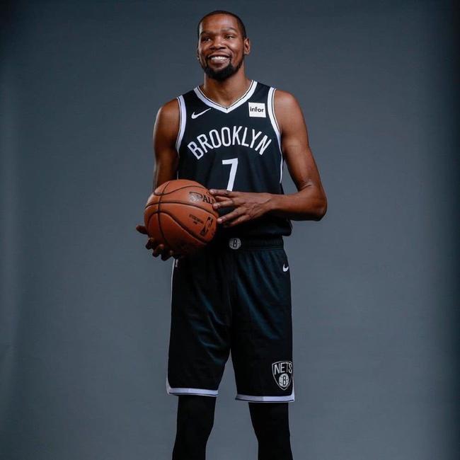 她的表现再 她的表现再